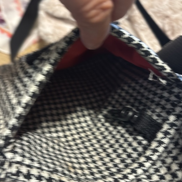 KAVU limited edition Black and White houndstooth Crossbody Bag - Picture 7 of 7